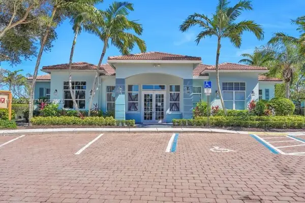 1942 Alamanda Way, Riviera Beach, FL 33404