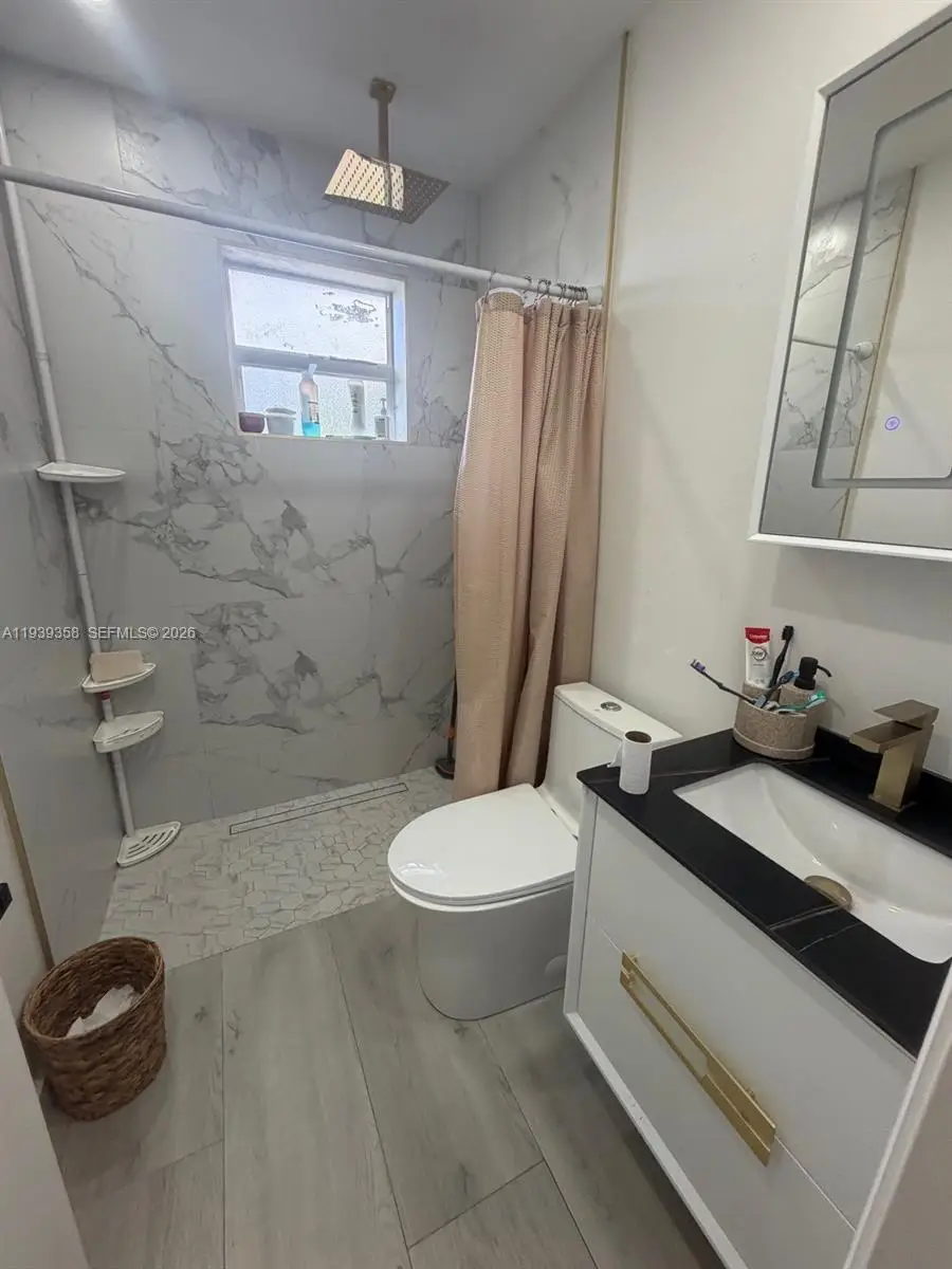 660 SW 30th Ter, Fort Lauderdale, FL 33312 - Image #3