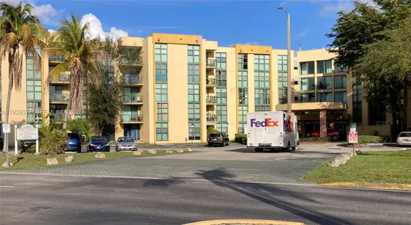 11780 SW 18th St #105-2, Miami, FL 33175