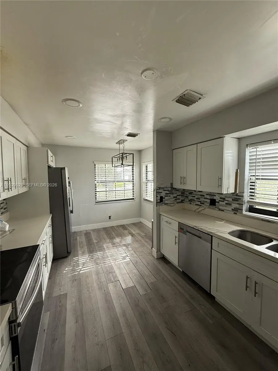 8423 NW 78th Ct, Tamarac, FL 33321 - Image #2