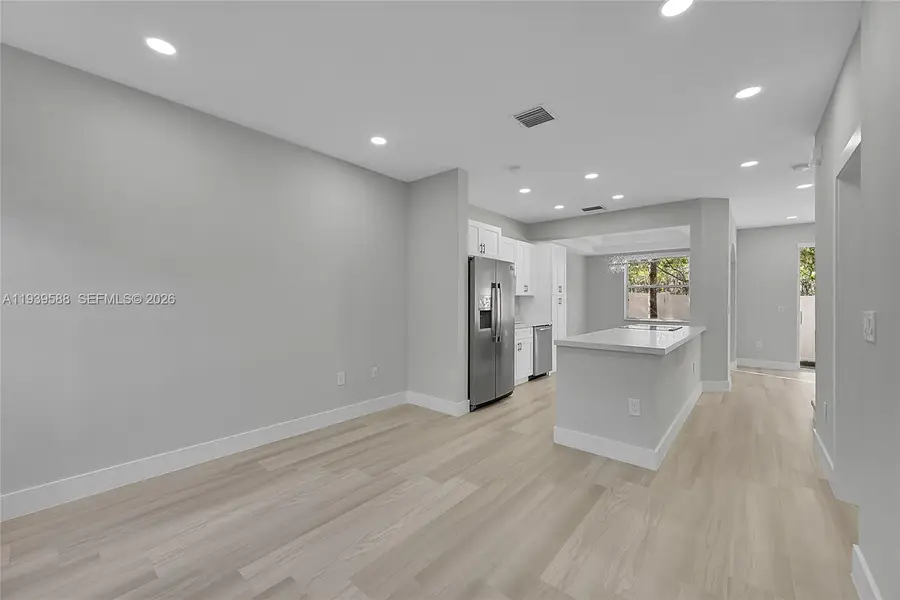 884 NW 170th Ter, Pembroke Pines, FL 33028 - Image #3