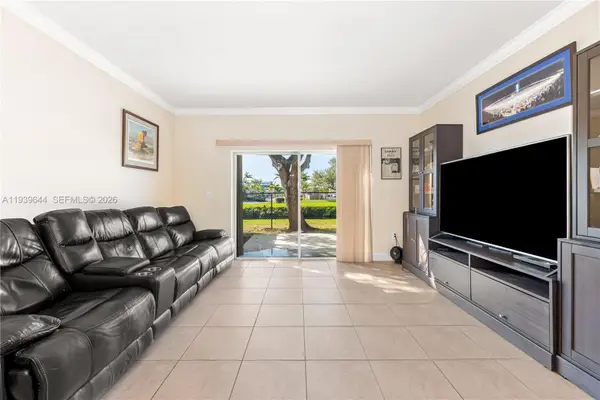 15750 SW 92nd Ave #21C, Palmetto Bay, FL 33157