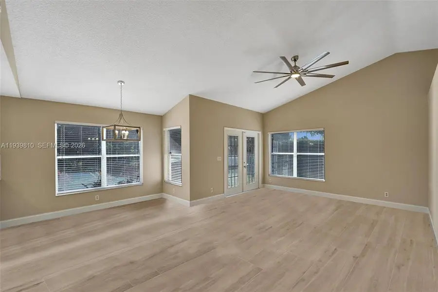 9012 Lake Park Cir S, Davie, FL 33328 - Image #3