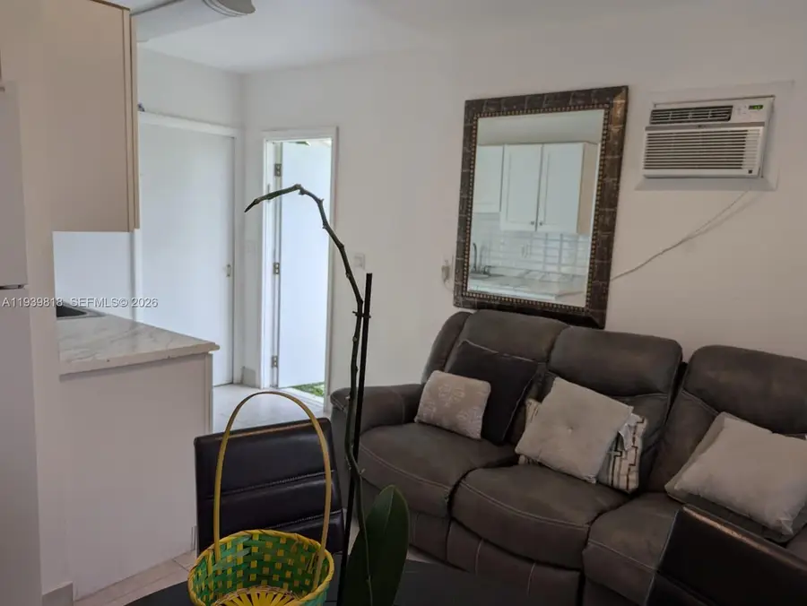 2116 Monroe Ter, Hollywood, FL 33020 - Image #3