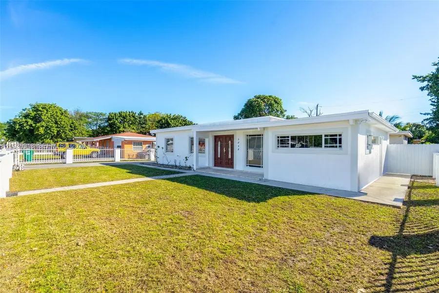 3274 NW 100th St, Miami, FL 33147 - Image #2