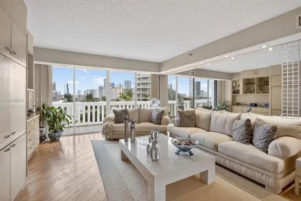 3000 Island Blvd #502, Aventura, FL 33160