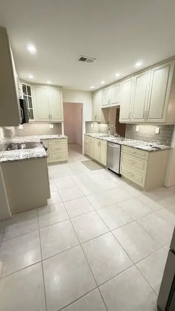 6015 NW 67th Ter, Tamarac, FL 33321 - #2