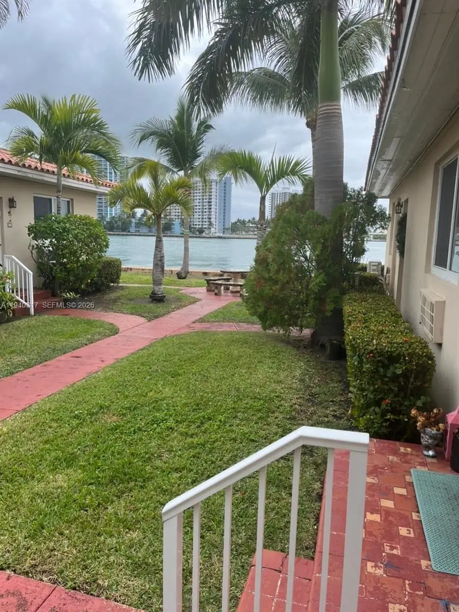 2160 Baydr #2-11, Miami Beach, FL 33141 - Image #2