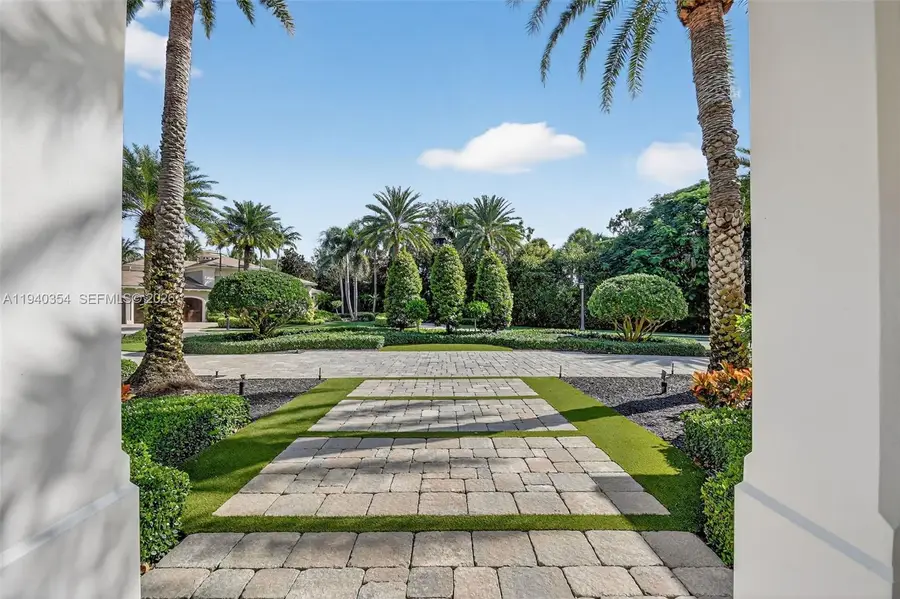 642 Hermitage Cir, Palm Beach Gardens, FL 33410 - Image #3