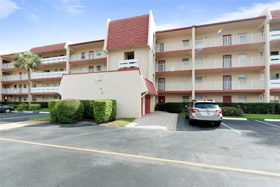1020 Country Club Dr #206, Margate, FL 33063 - #2