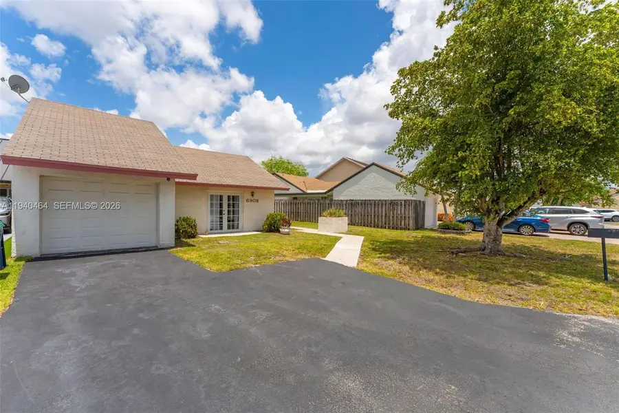 6908 SW 104th Ct, Miami, FL 33173 - Image #2