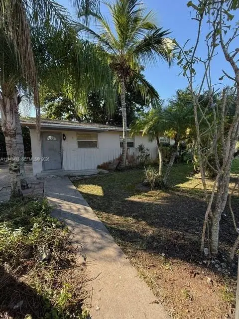 655 SW 6th Ter, Florida City, FL 33034