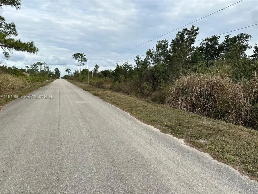 2301 S Avon Estates Blvd, Avon Park, FL 33825 - Image #2