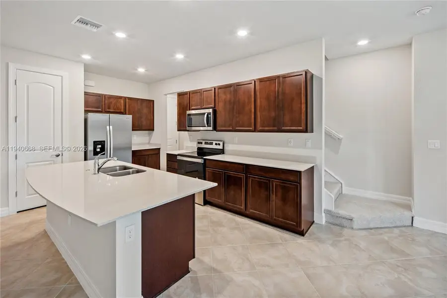 4488 E Appleton Cir E, Oakland Park, FL 33309 - Image #3