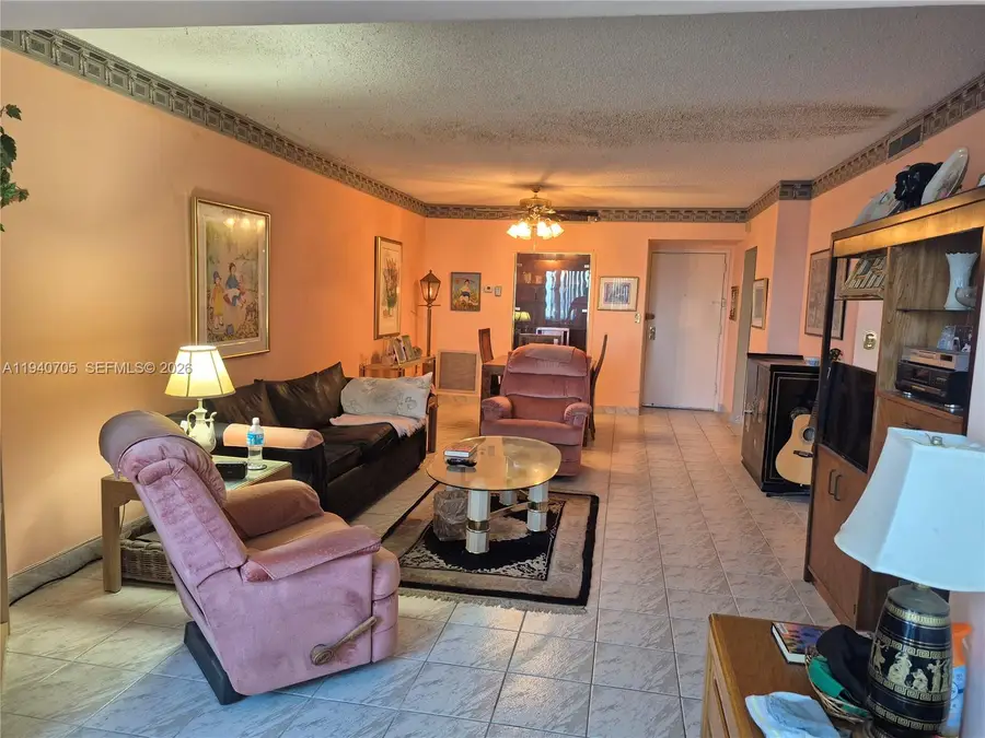 4001 Hillcrest Dr #509, Hollywood, FL 33021 - Image #2