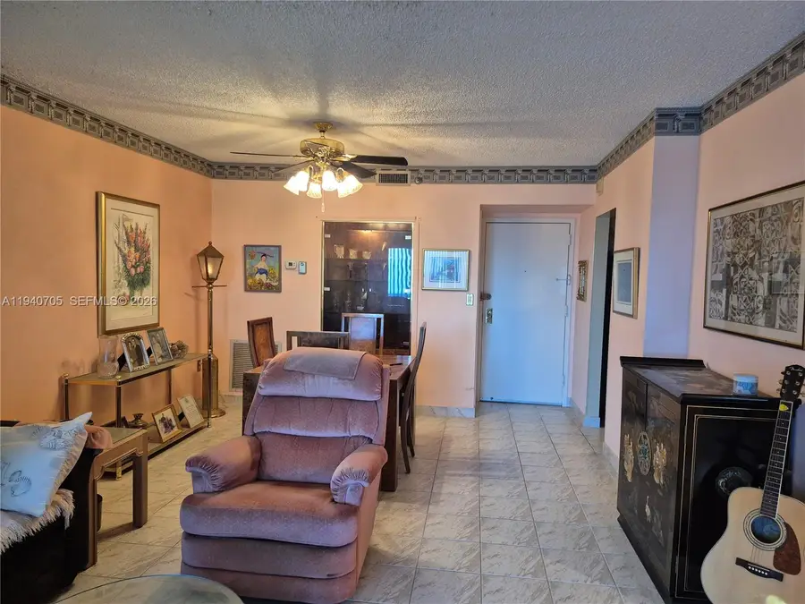 4001 Hillcrest Dr #509, Hollywood, FL 33021 - Image #3