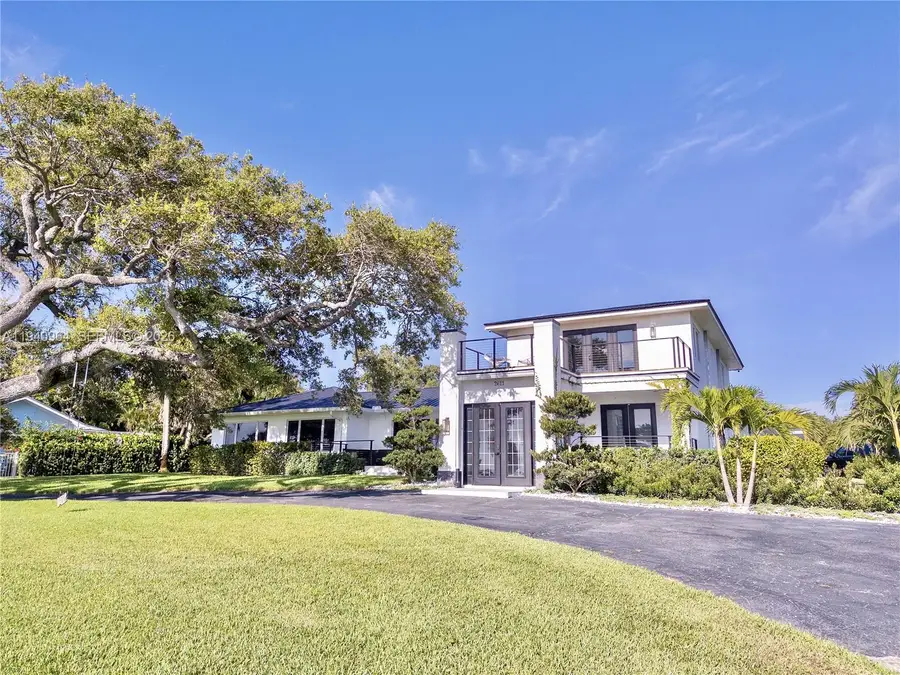 2611 S Indian River Dr, Fort Pierce, FL 34950 - Image #2