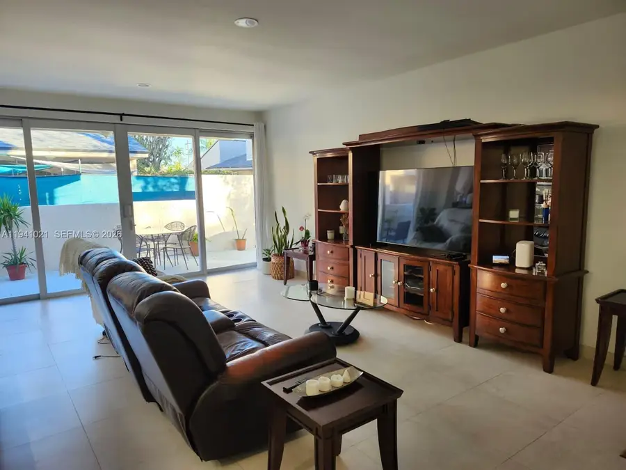 9195 Fontainebleau Blvd #6, Miami, FL 33172 - Image #2