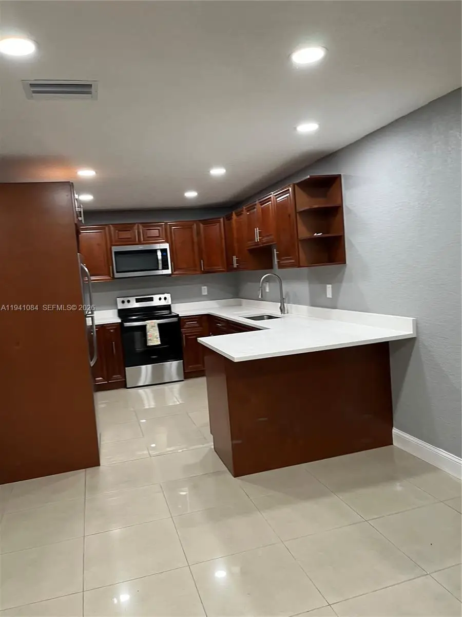 1900 W 72nd St, Hialeah, FL 33014 - Image #2