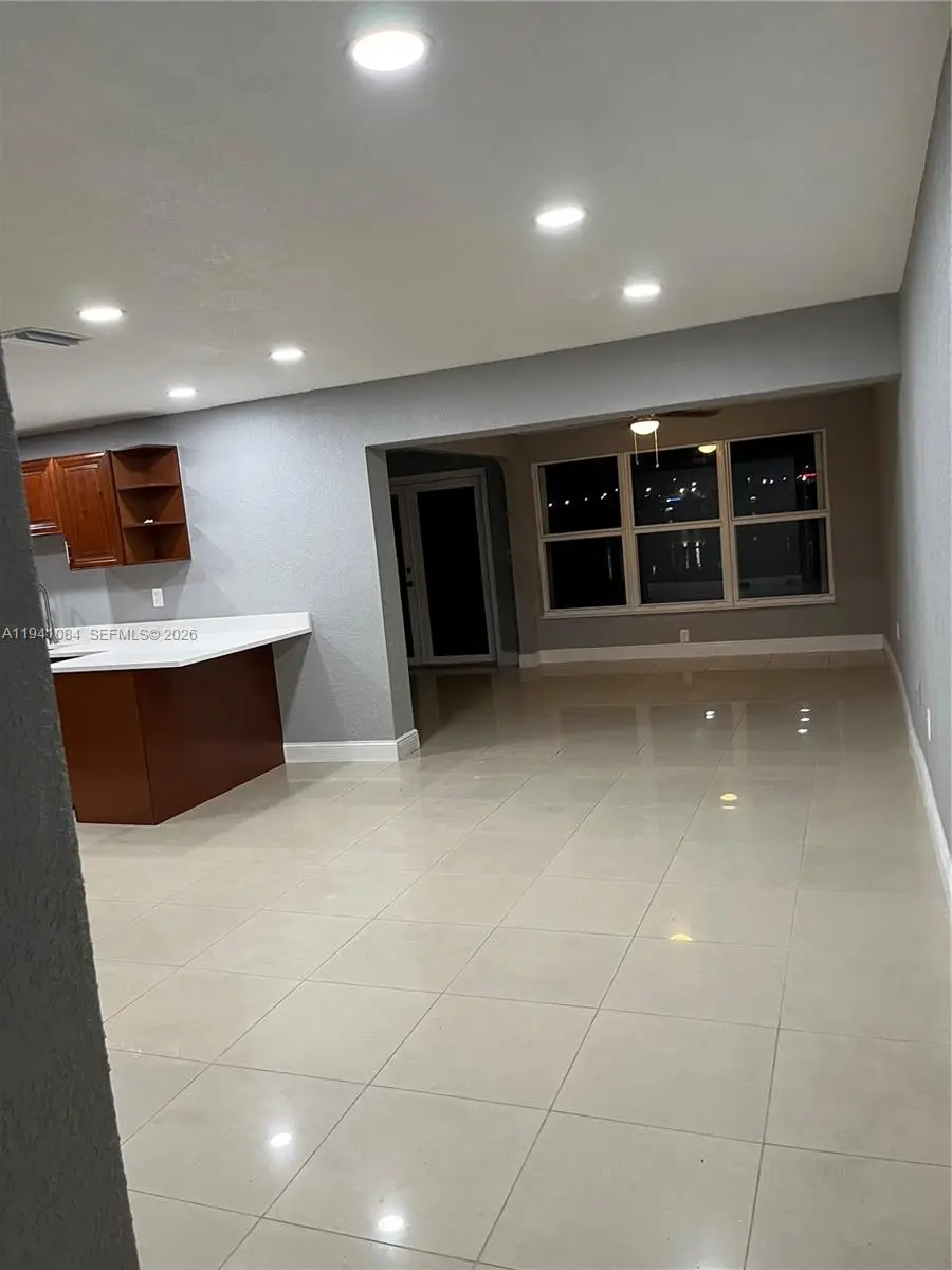 1900 W 72nd St, Hialeah, FL 33014 - Image #3