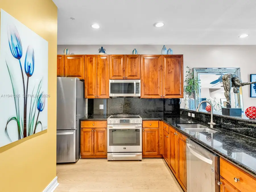 2249 NE 9th Ave, Wilton Manors, FL 33305 - Image #3