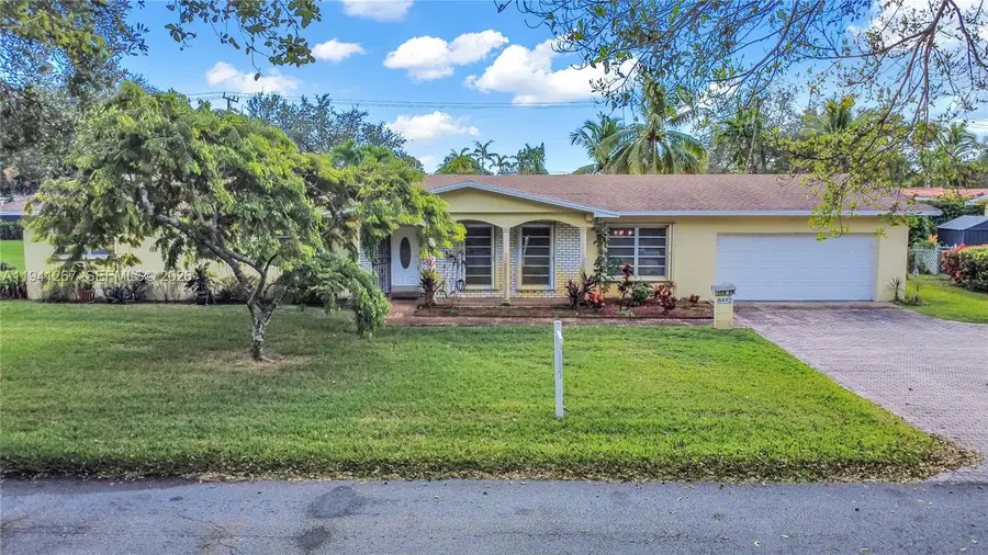 8492 SW 102nd St, Miami, FL 33156 - Image #2