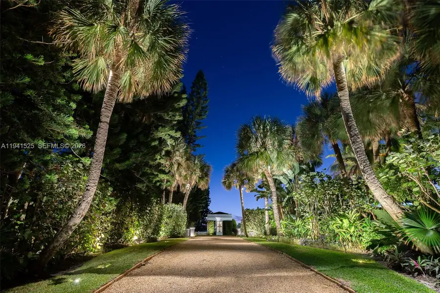 21 S Beach Rd, Jupiter Island, FL 33455 - #2