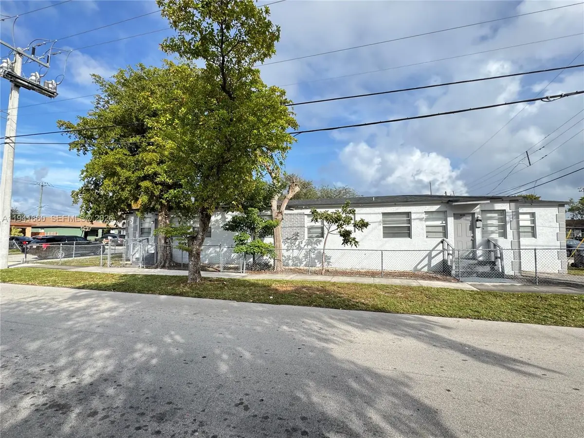 2525 N 23rd Ave, Hollywood, FL 33020 - Image #1