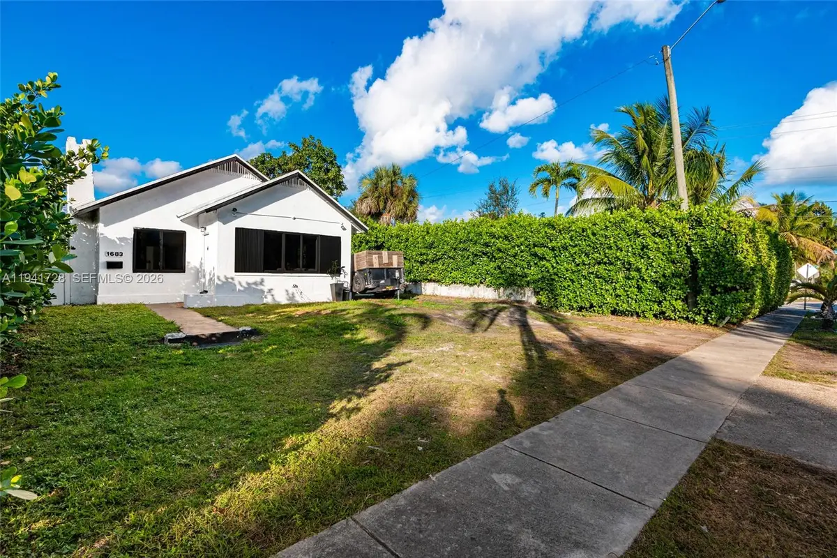 1683 NE 168th St, North Miami Beach, FL 33162 - Image #1