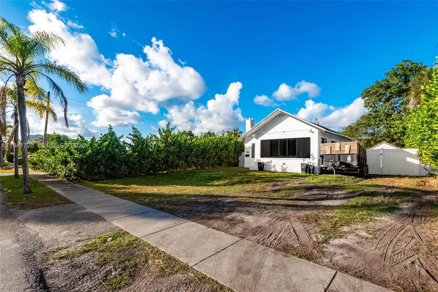 1683 NE 168th St, North Miami Beach, FL 33162 - Image #2