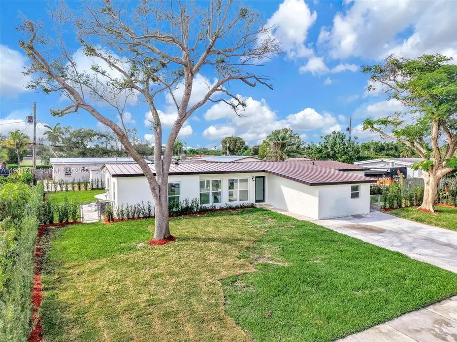 20030 Island Rd, Cutler Bay, FL 33189 - Image #2