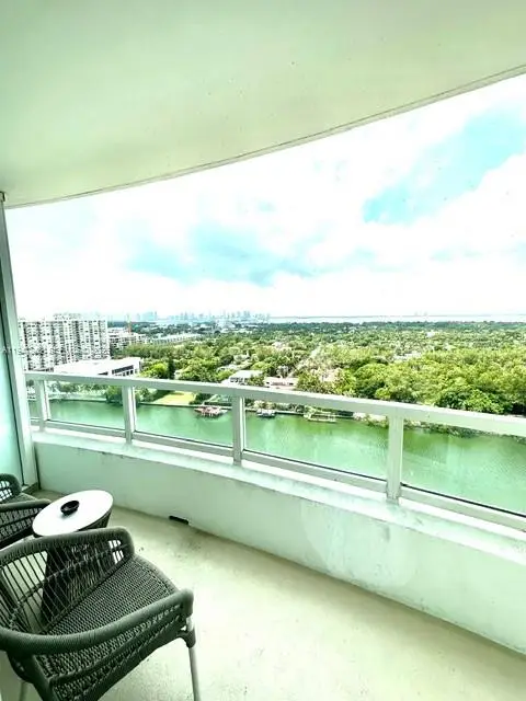 4401 Collins Ave #1817, Miami Beach, FL 33140 - Image #1