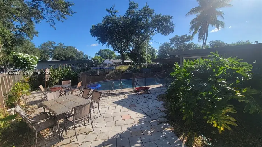 6604 Raleigh St, Hollywood, FL 33024 - Image #2