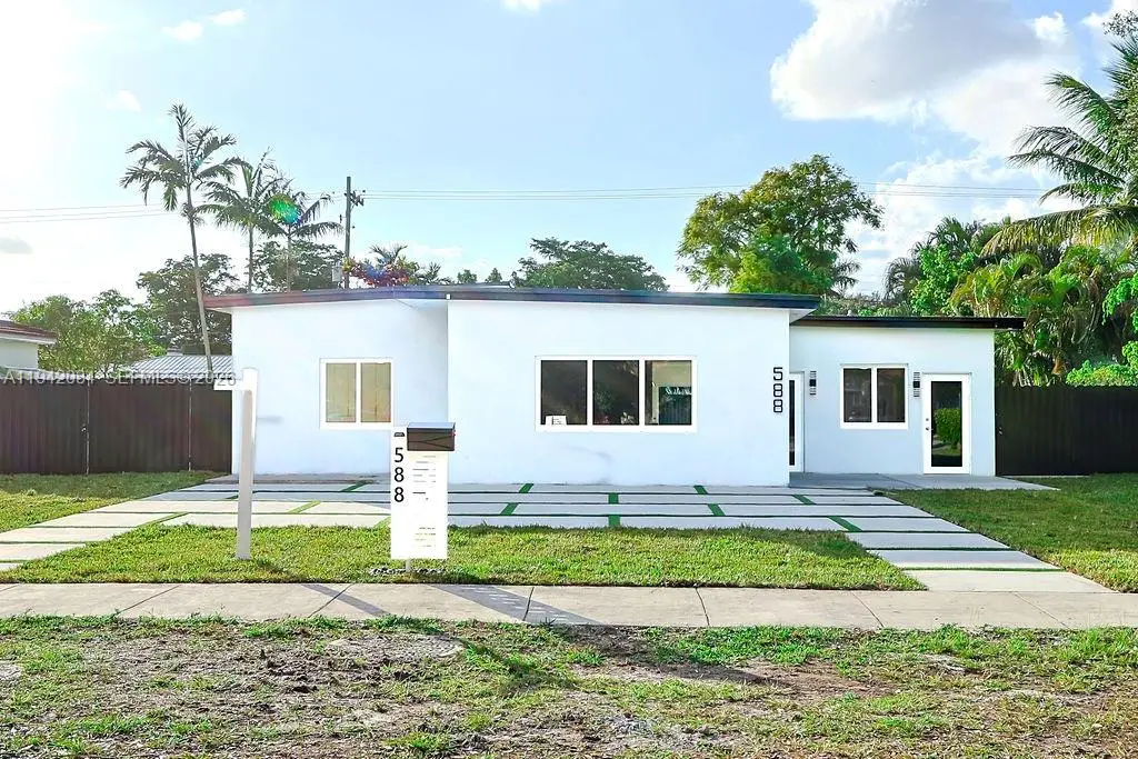 588 Palmetto Dr, Miami Springs, FL 33166 - Image #1