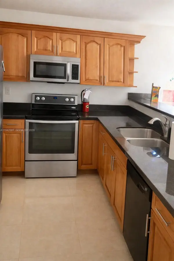 16585 NE 3 Ave, Miami, FL 33162