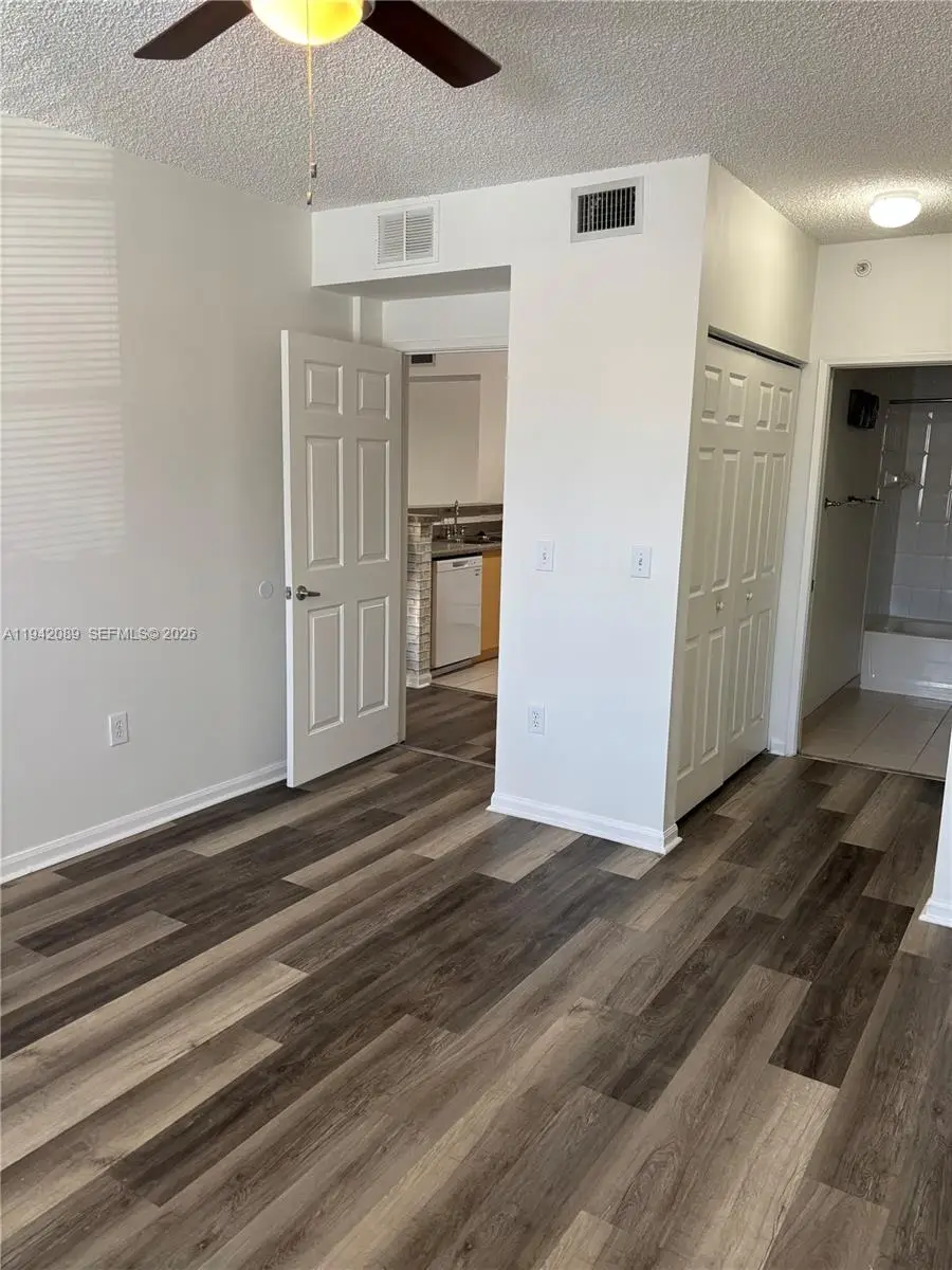 8050 N Nob Hill Rd #105, Tamarac, FL 33321 - Image #2