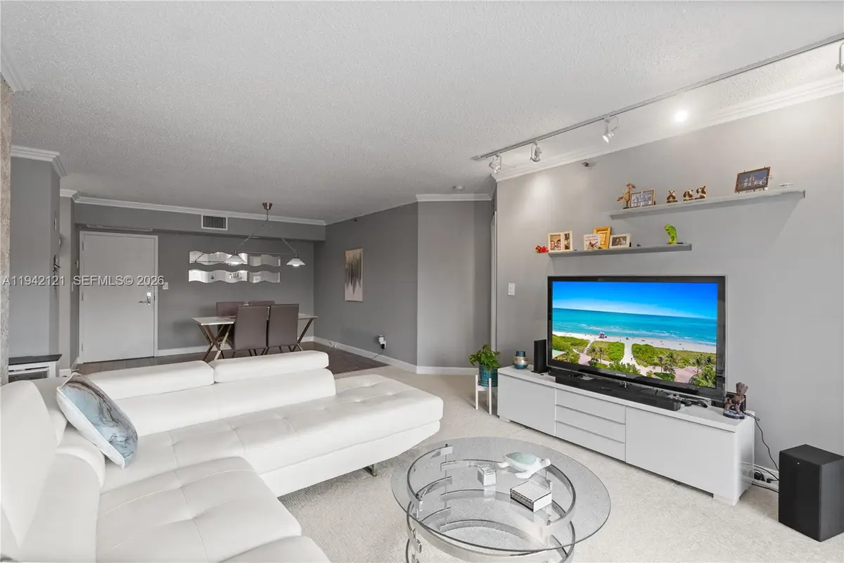 3600 Mystic Pointe Dr #309, Aventura, FL 33180 - Image #1