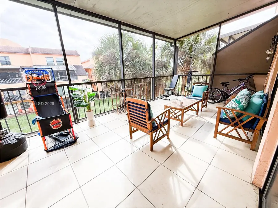 450 Commodore Dr, Plantation, FL 33325 - Image #3