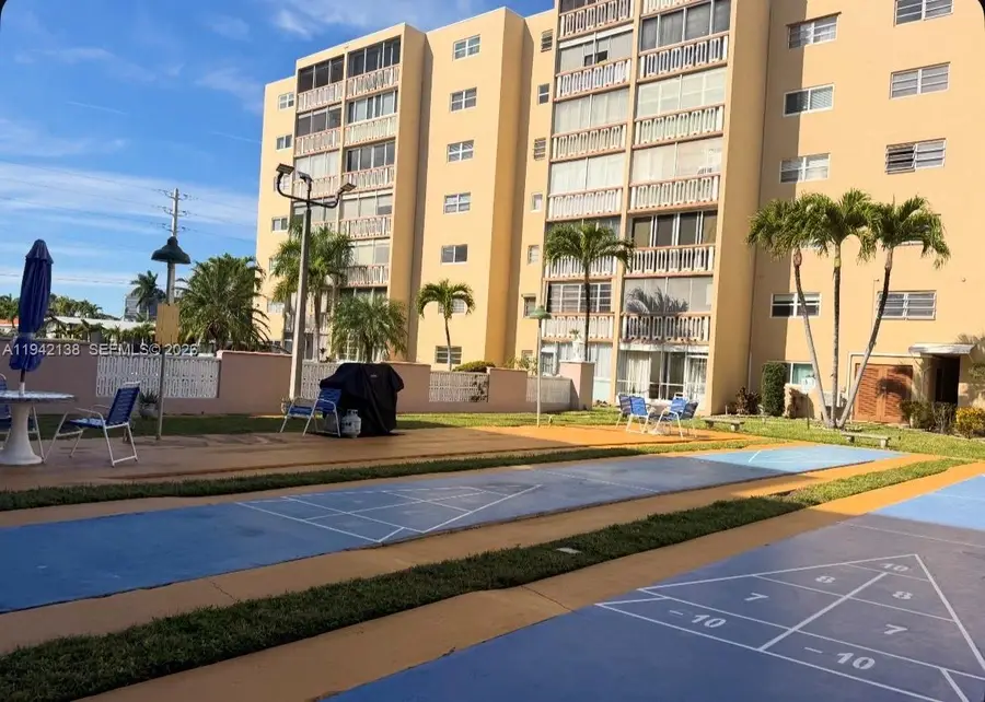 420 NE 12th Ave #502, Hallandale Beach, FL 33009 - Image #2