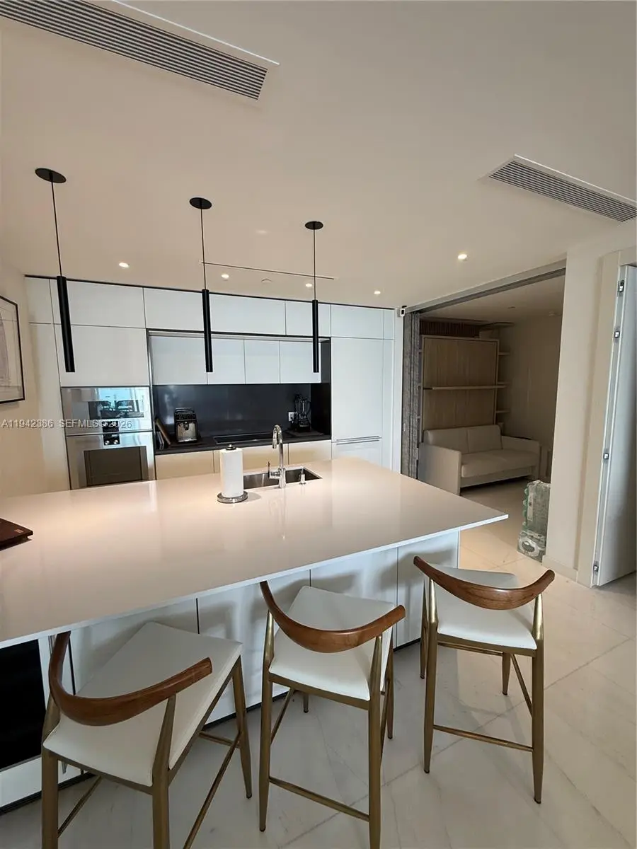 300 S Biscayne Blvd Way #403, Miami, FL 33131 - Image #3