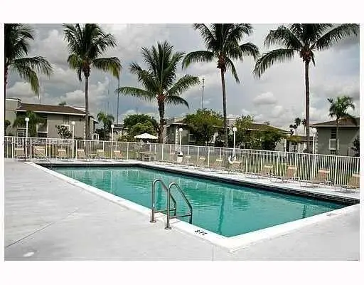 426 NE 210th Cir Ter #103-2, Miami, FL 33179 - Image #2