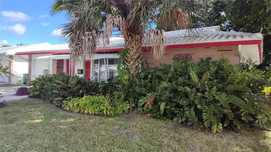 7422 NW 70th Ave, Tamarac, FL 33321 - Image #2