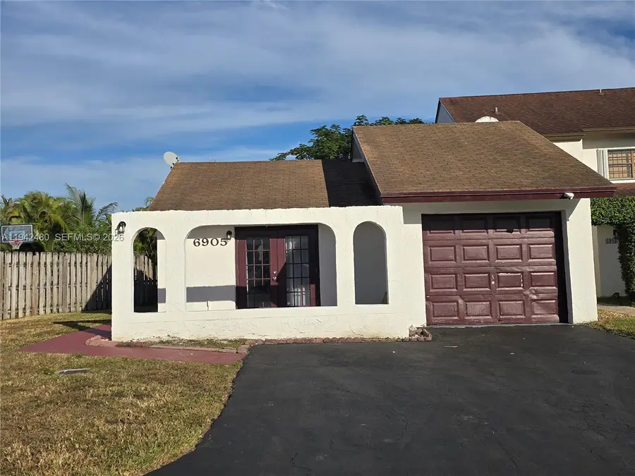 6905 SW 104th Ct, Miami, FL 33173 - Image #2