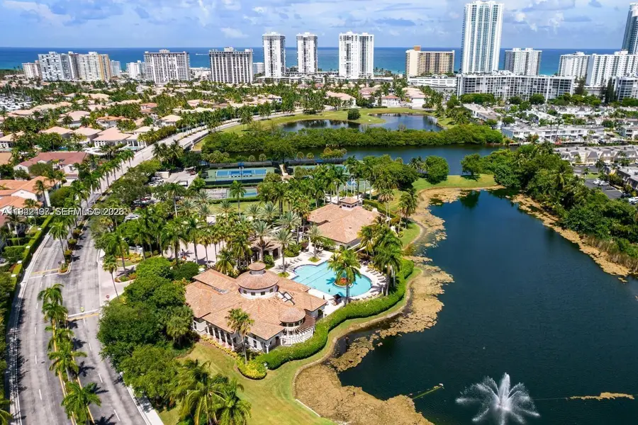 963 S Harbor Vw S, Hollywood, FL 33019 - Image #2