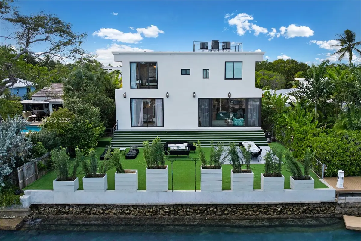 8005 Noremac Ave, Miami Beach, FL 33141 - Image #1