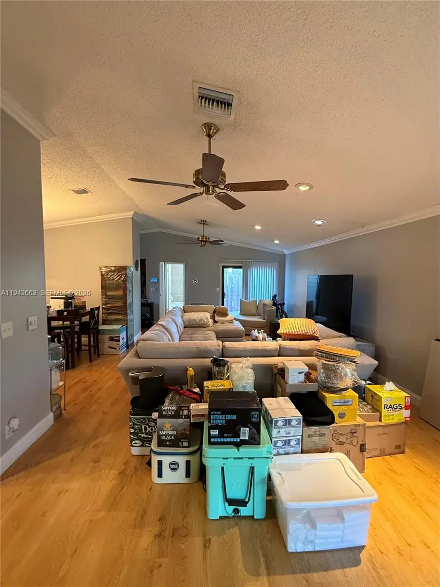 6190 Pine Tree Ln, Tamarac, FL 33319 - Image #2