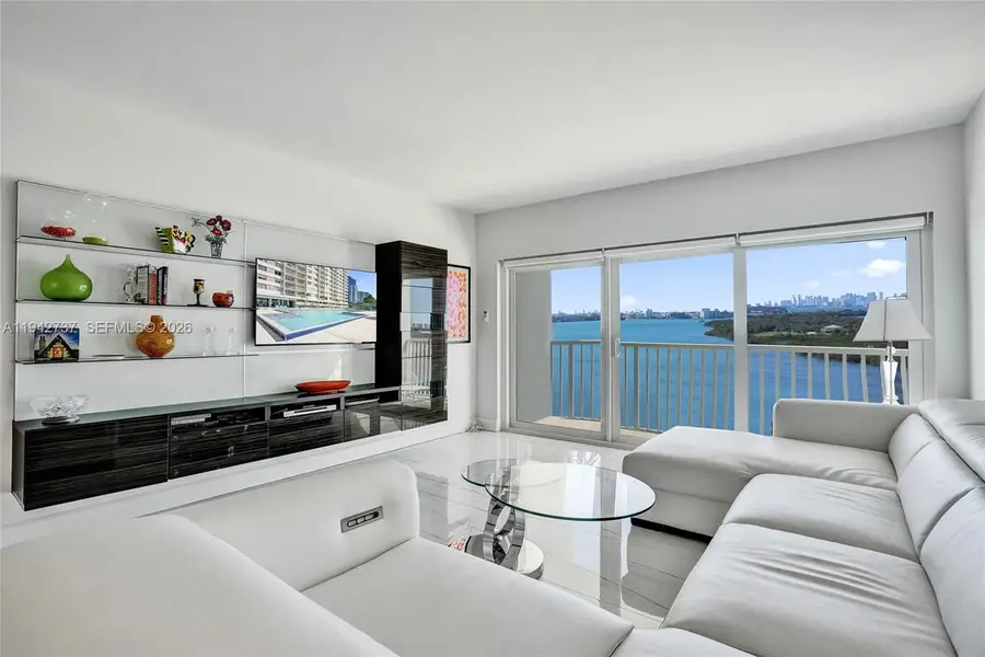 300 Bayview Dr #1110, Sunny Isles Beach, FL 33160 - Image #3