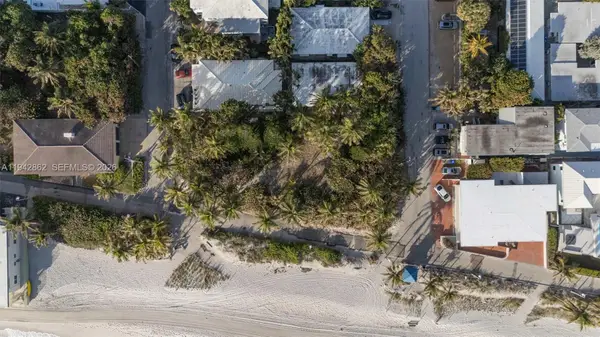 5784 N Surf Rd, Hollywood, FL 33019