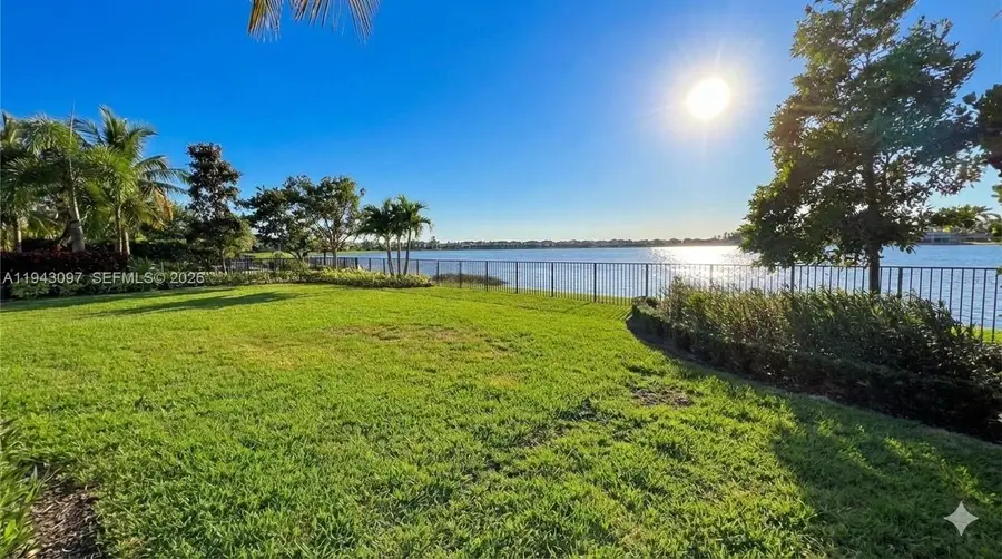 8725 Parkland Bay Dr, Parkland, FL 33076 - Image #3