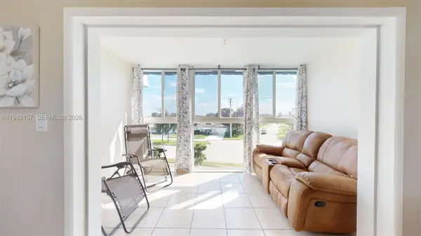 7877 Golf Cir Dr #304, Margate, FL 33063